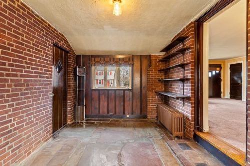 37 Spruce St, Milton MA 02186-4633 exterior