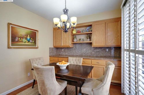 2349 Pacifica Ct, San Leandro CA 94577 exterior