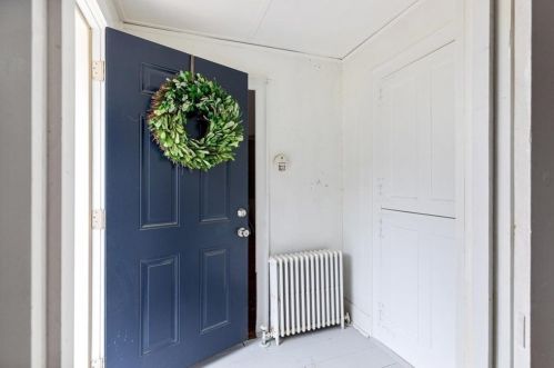 218 Sandwich St, Plymouth MA  02360-2435 exterior