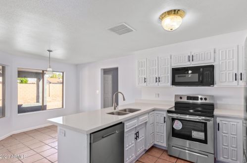 6802 Cambridge Ave, Phoenix AZ 85008-1216 exterior