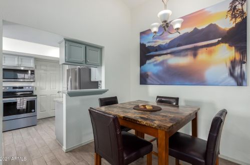 905 Bluefield Ave, Phoenix AZ 85053-1042 exterior