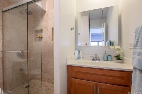 1571 Piikoi St, Honolulu HI 96822-4085 exterior