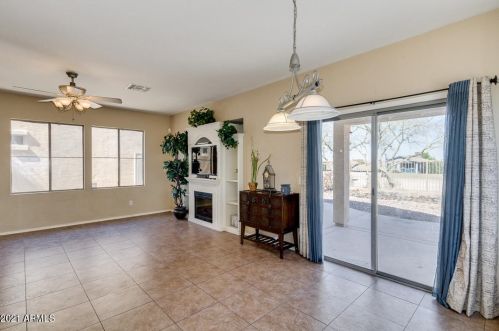 1412 Dunbar Dr, Phoenix AZ 85041-6113 exterior