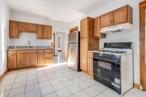 222 Clark Ave, Chelsea MA 02150-2514 exterior