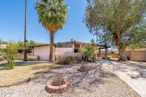 3825 Becker Ln, Phoenix, AZ 85029-4020
