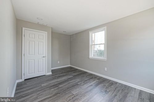 326 Billingsport Rd, West Deptford NJ 08066-2238 exterior