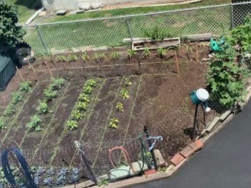 68 Bremond St, Belleville NJ 07109-2734 exterior