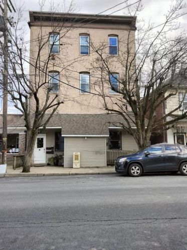 135 Garibaldi Ave, Bangor, PA 18013-1365