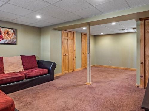 27 Anawan St, Taunton MA 02780-2952 exterior