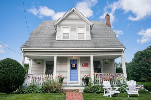 6 Cliff St, Plymouth, MA 02360-2046