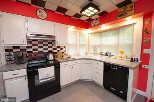 769 Glenside Dr, West Deptford NJ 08051-1438 exterior