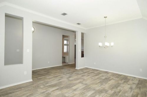 8220 Mura Dr, Plano TX 75025-4051 exterior