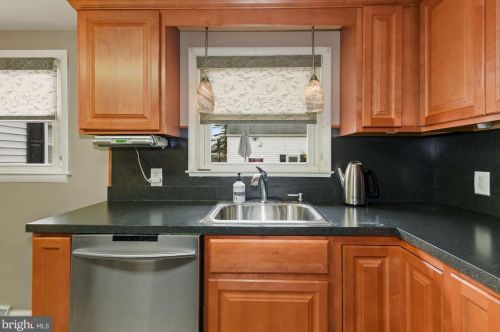 41 Andaloro Way, West Deptford NJ 08093-1640 exterior