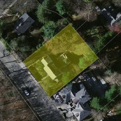 556 Dedham St, Newton MA  02459-2943 aerial view
