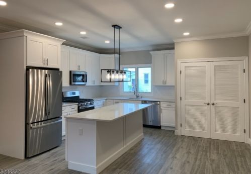 61 Dukes St, Kearny NJ  07032-3306 exterior