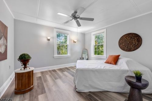 27 Ridgedale Ave, East Hanover NJ 07936-1804 exterior