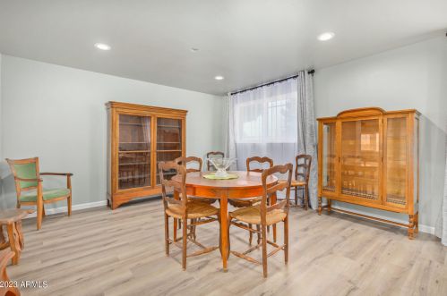 4210 Country Gables Dr, Phoenix AZ 85053-4528 exterior