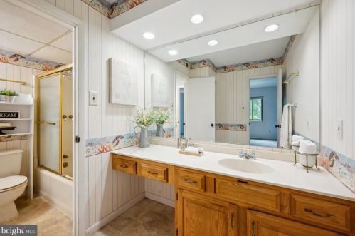 9 Maplewood Ct, West Deptford NJ 08066-2406 exterior