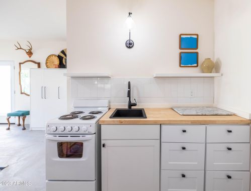 905 Coronado Rd, Phoenix AZ 85008-3931 exterior