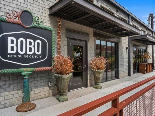 1287 Chelsea Cir, Atlanta GA  30318-1268 exterior