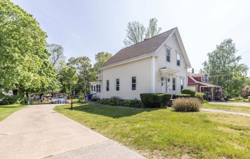 20 St, Taunton MA 02780-4392 exterior