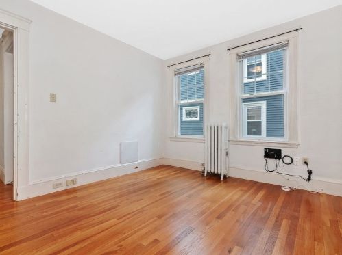 18 Mary St, Arlington MA 02474-8827 exterior