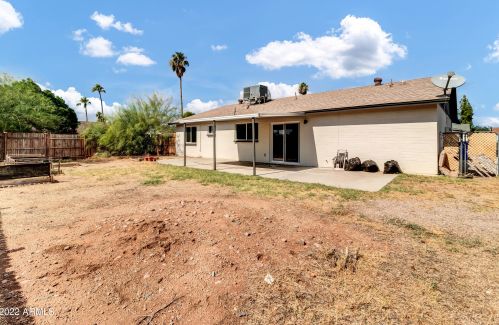 2839 Charleston Ave, Phoenix AZ  85053-1712 exterior