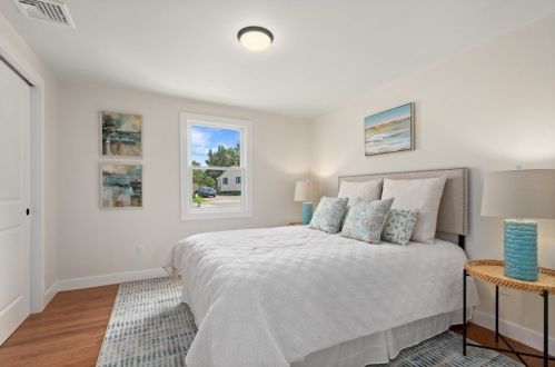 14 Hodgkins Rd, Rockport MA  01966-2004 exterior