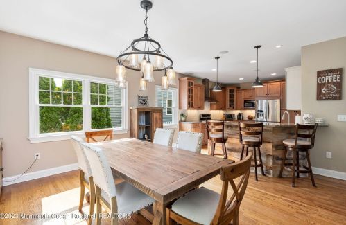 210 White Rd, Little Silver NJ 07739-1137 exterior