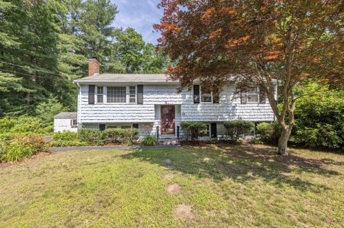 55 College Rd, East Bridgewater, MA 02324-1107