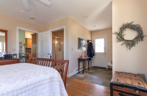 24 Blanchard Rd, Weymouth MA 02190-2840 exterior