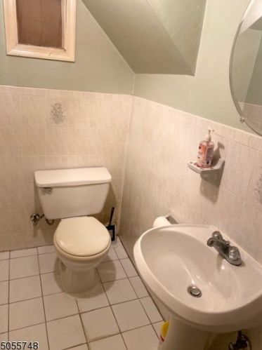 25 Columbus Ave, Belleville NJ 07109-2018 exterior