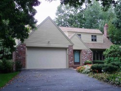 6 Graydale Cir, Newton, MA 02466-2307