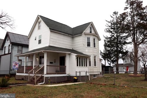 123 Maple Ave, West Deptford NJ  08093-1136 exterior