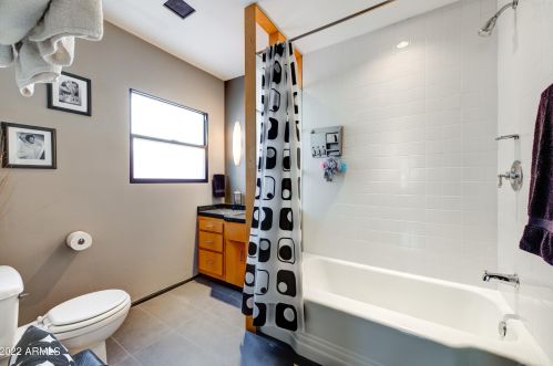 2932 17 Dr, Phoenix AZ 85045-1623 exterior