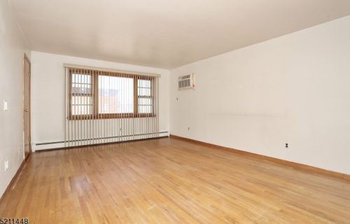 11 Van Rensselear St, Belleville NJ 07109-2911 exterior