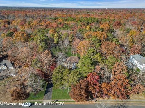 6 Pitney Ln, Jackson Twp NJ 08527-2933 exterior