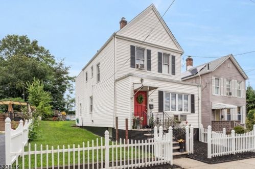 20 Bayard St, Belleville, NJ 07109-3002