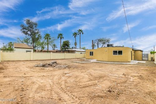 6231 3rd Ave, Phoenix AZ 85021-2405 exterior