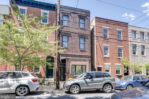 772 6th St, Philadelphia, PA 19147-3039