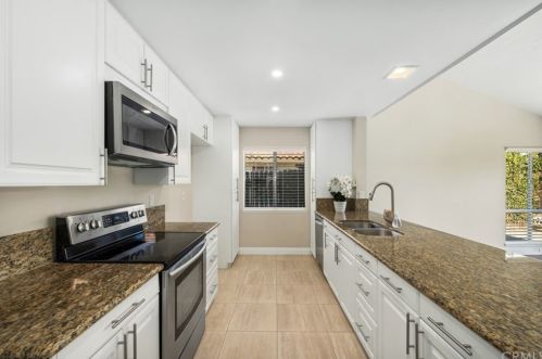 14732 Sweetan St, Irvine CA 92604-2425 exterior