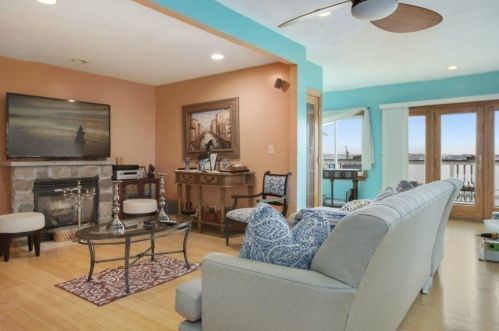 167 Wilson Rd, Nahant MA 01908-1022 exterior