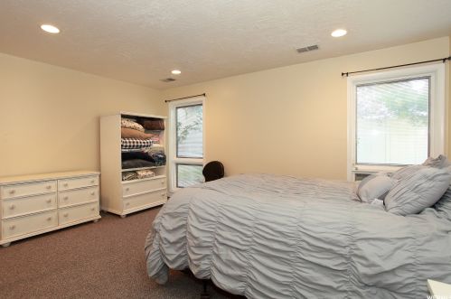 2079 Crk Rd, Sandy UT 84093-6449 exterior