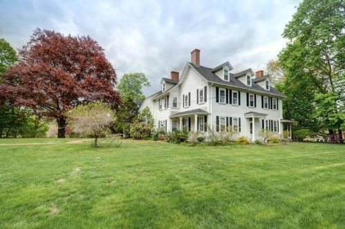 1257 Blue Hl Ave, Milton MA  02186-2306 exterior