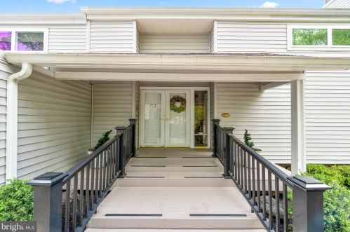 11102 Willow Bottom Dr, Columbia MD 21044-1069 exterior