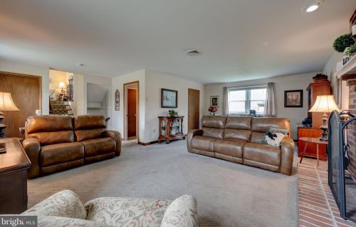 1157 Mantua Pike, West Deptford NJ 08097-1229 exterior