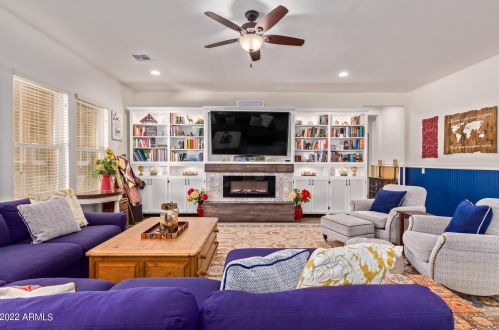 5310 2nd St, Phoenix AZ 85085-7756 exterior