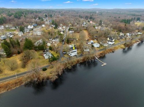 342 Main St, Groveland MA 01834-1346 exterior