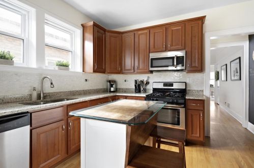 2239 Grove Ave, Forest View, IL 60402-2202