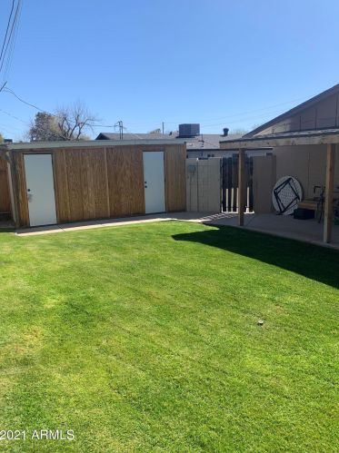 3944 Earll Dr, Phoenix AZ 85018-7103 exterior